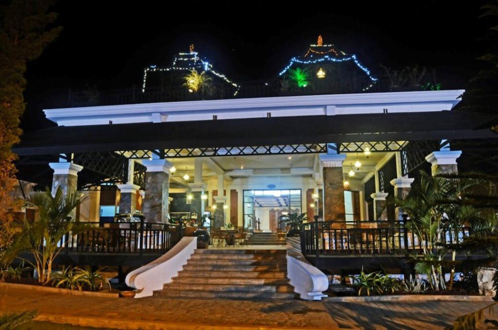 Royal Reward Resort Pyin Oo Lwin Buitenkant foto
